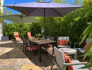 Outdoor dining - Rated 3 stars T2 in Bastide 1900 - Garden and Parking - 2 min from the Centre (Sanary-sur-Mer)