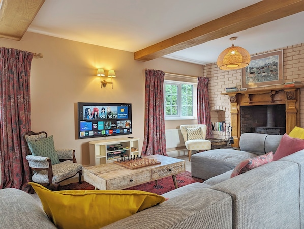 Living area - Idyllic Country Cottage nr York (Bishop Wilton)