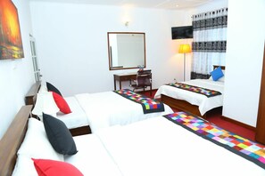 4 quartos, ferros/tábuas de passar roupa, Wi-Fi, roupa de cama