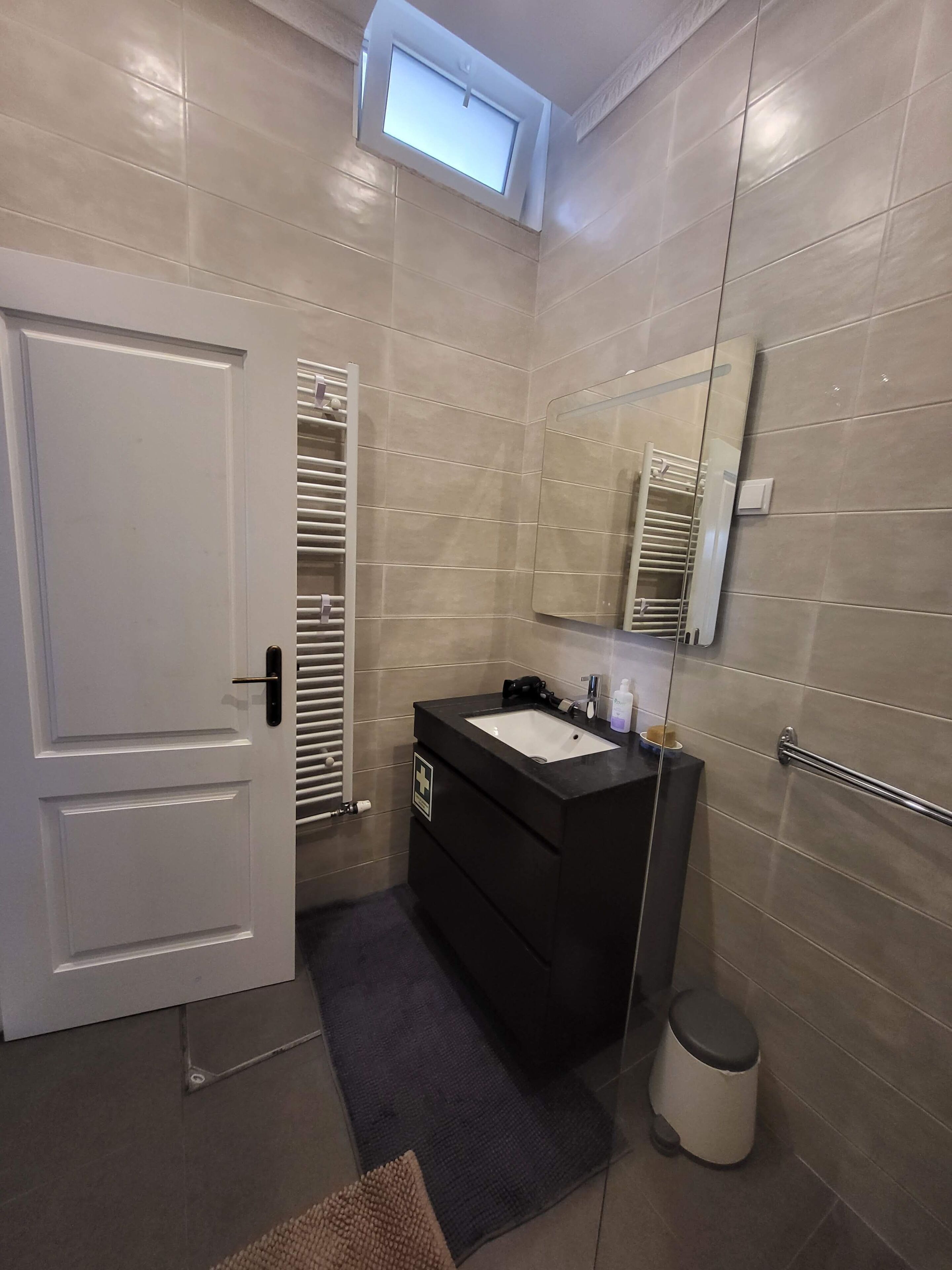 Room, 1 Bedroom | Bathroom