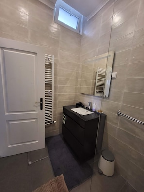 Room, 1 Bedroom | Bathroom - Room-sintra Lousa Twin Guest Room With P (Sintra)