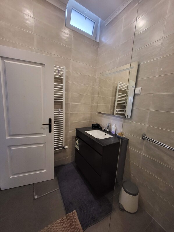 Room, 1 Bedroom | Bathroom - Room-sintra Lousa Twin Guest Room With P (Sintra)