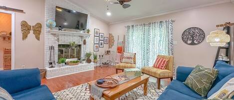 Una Smart TV, una oficina