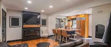 Smart TV, fireplace, ping pong