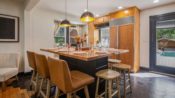 Unclassified image, 1 of 32, button - ꕥLuxꕥHeated* Pool/Hot Tub/Gamerooms/Firepit/Outdoor Shower/Bunks (New Albany)