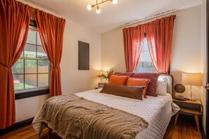 5 bedrooms, desk, iron/ironing board, free WiFi
