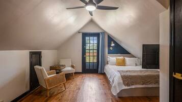 5 slaapkamers, een bureau, een strijkplank/strijkijzer, gratis wifi