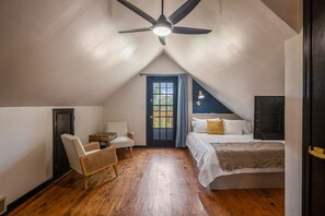 5 bedrooms, desk, iron/ironing board, free WiFi