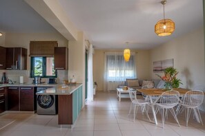 Villa, 2 Bedrooms, Balcony, City View | Living area - Helen Sweet Home in Kounoupidiana (Chania)