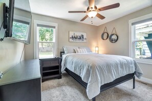 3 bedrooms, desk, iron/ironing board, free WiFi