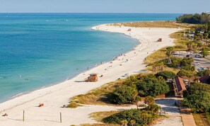 Sun loungers, beach towels - BEACH & Boat Ramp 2 Miles Away, Sarasota Memorial Hosp 2 Miles, Publix 1/2 Mile (Nokomis)