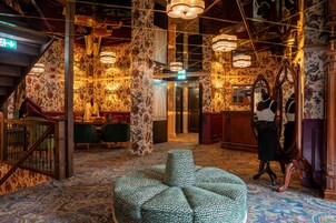 Sala de estar en el lobby