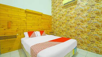 Phòng đôi Deluxe | Khu vực làm việc phù hợp cho laptop, bộ trải giường