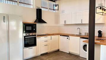 Mikroaaltouuni, uuni, liesi, astianpesukone