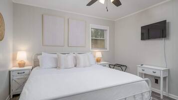 4 bedrooms, desk, iron/ironing board, WiFi