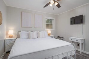 4 soveværelser, skrivebord, strygejern/strygebræt, Wi-Fi