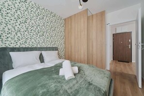 3 chambres, fer et planche à repasser, literie fournie