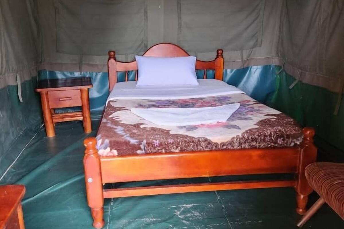 Tienda superior | 1 dormitorio, escritorio, ropa de cama