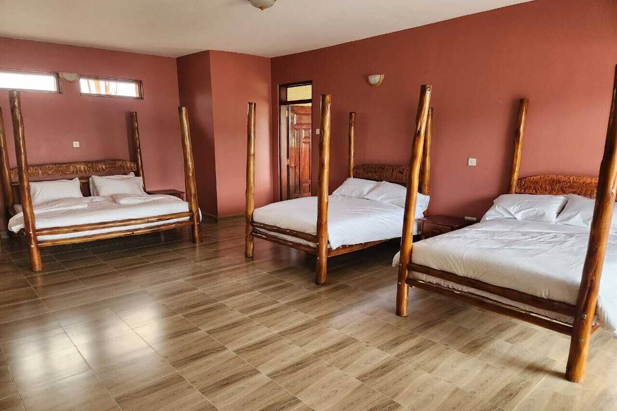 Casa de campo, varias camas | 1 dormitorio, escritorio, ropa de cama