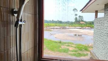 Shower, hydromassage showerhead, towels
