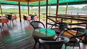 تناول الطعام