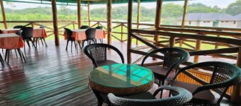 Ishasha Pride Lodge 