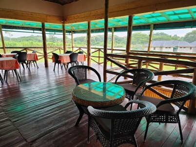 Ishasha Pride Lodge 