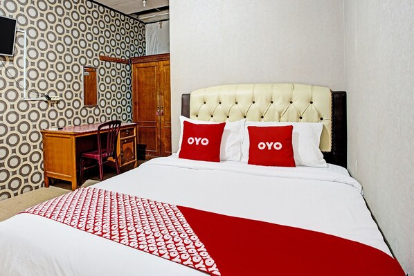 Deluxe Double Room | Desk, laptop workspace, free WiFi, bed sheets - OYO 92265 Maqomi Homestay Syariah (Padang)
