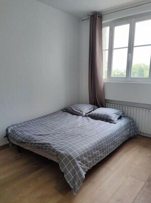 1 bedroom, free WiFi, bed sheets - Apartment near Paris (Aubervilliers)