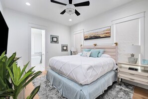 6 bedrooms, iron/ironing board, WiFi (free), bed sheets
