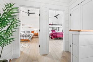 3 bedrooms, iron/ironing board, WiFi, bed sheets