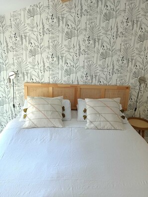 3 bedrooms, iron/ironing board, travel cot, free WiFi