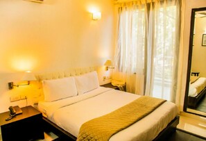 Free WiFi, bed sheets - Hotel Diamond Tree Saket  (New Delhi)