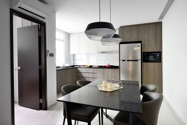 Deluxe Apartment | Private kitchen | Cookware/dishes/utensils - Service Residence at Stevens (Singapore)