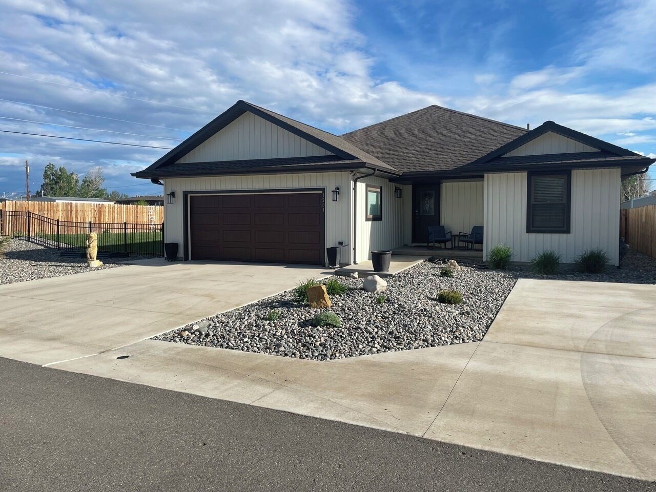 Cozy, inviting home with great access to Yellowstone Park and Bighorn Basin area