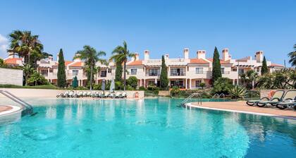 Luxury Apartment With Communal Pool and Terrace