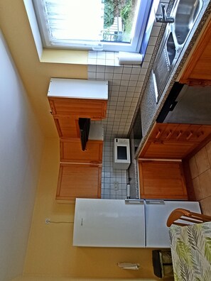 Refrigerador, microondas, parrilla de estufa y lavavajillas 