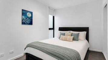 2 bedrooms, desk, iron/ironing board, free WiFi