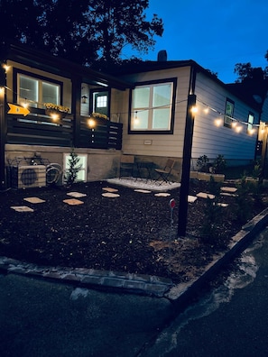 Property grounds - Boho Bliss Bungalow: Atlanta Retreat—Pet-Friendly (Atlanta)