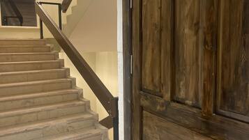 Kiến trúc tòa nhà