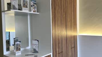 Double or Twin Room | Wardrobe