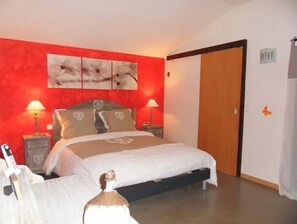 3 camere, ferro/asse da stiro, Wi-Fi gratuito, lenzuola