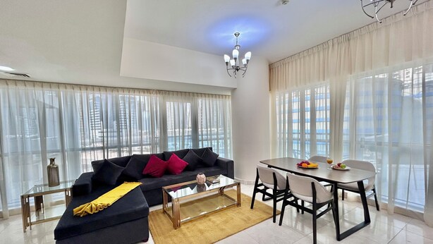 Apartment (1 Bedroom) | Living room - Unique 1bedroom With Balcony in Business Bay (Dubai)