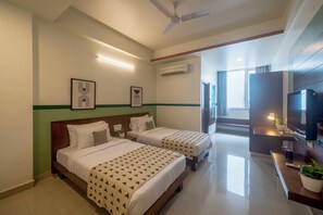 Standard Twin Room | Peralatan tempat tidur premium, meja, kalis bunyi 