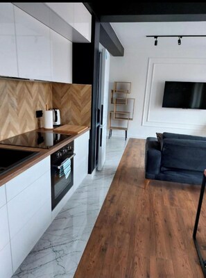 Apartamento, 1 cama de matrimonio grande con sofá cama | Cocina privada | Frigorífico, microondas, horno y placa de cocina