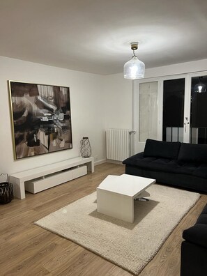 Living area - Appartement de 76 m2 à Massy, Secteur Petit Massy Limite Antony (Massy)