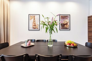 Classic Apartment | In-room dining