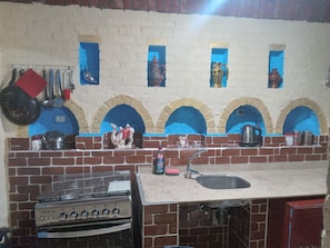 Fridge, oven, toaster, rice cooker - Golden Palace villa (Luxor)