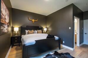 3 室のベッドルーム、アイロン / アイロン台、WiFi (無料)、ベッドシーツ