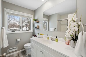 Casa, 4 habitaciones, patio | Baño